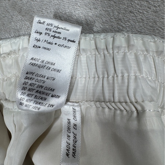 Blank NYC Faux Leather Silver Laser Cut Floral Elastic Waist Shorts Size 25 - Picture 16 of 16